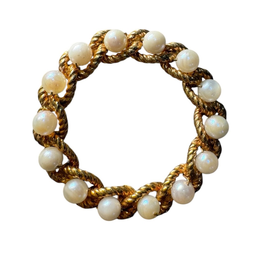 Gold and Pearl Circle Brooch - Picture 2 of 3